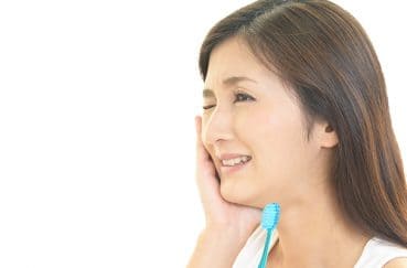 虫歯の痛みを和らげる方法とNGパターンを紹介！